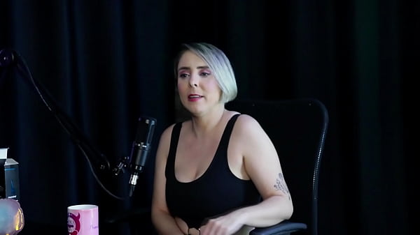 O marido a apoiou, começou com dp anal, já trabalhou com várias produtoras e quando pediram um fetiches doido… – Mary Red Queen (SHEER/RED)