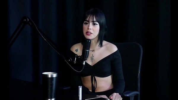 Começou vender conteúdo cedo, escondia as tatuagens, perdeu uma tia por ciúmes e transou com o MC Lan, mas ouviu que seu boquete é ruim – Ariane Kimiko (SHEER/RED)