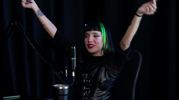 Por ser famoso, queria um programa de graça, prefere fazer hard e tem vontade de fazer gang bang – Carol RHCP (SHEER/RED)