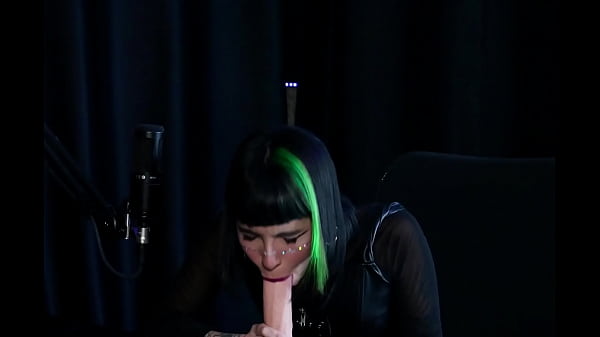 Safada gótica demonstra seu boquete, tem os peitos chupados depois de dizer que se relacionaria com fãs – Carol RHCP (SHEER/RED)