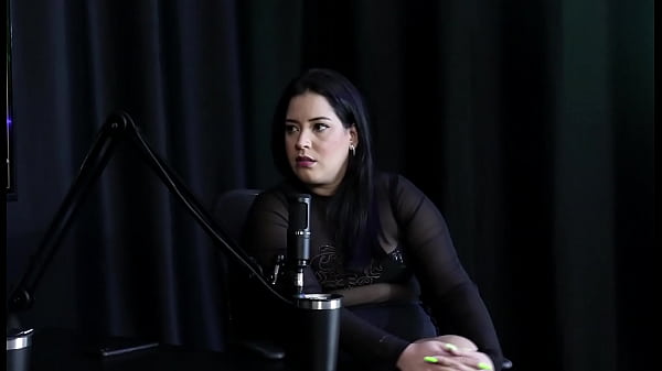 Tinha um relacionamento esquisito e uma humilhação, e teve problema com criador que desmarcou por ela ser gordinha, uma BBW, e seus fetiches… – Pri Melancia (SHEER/RED)